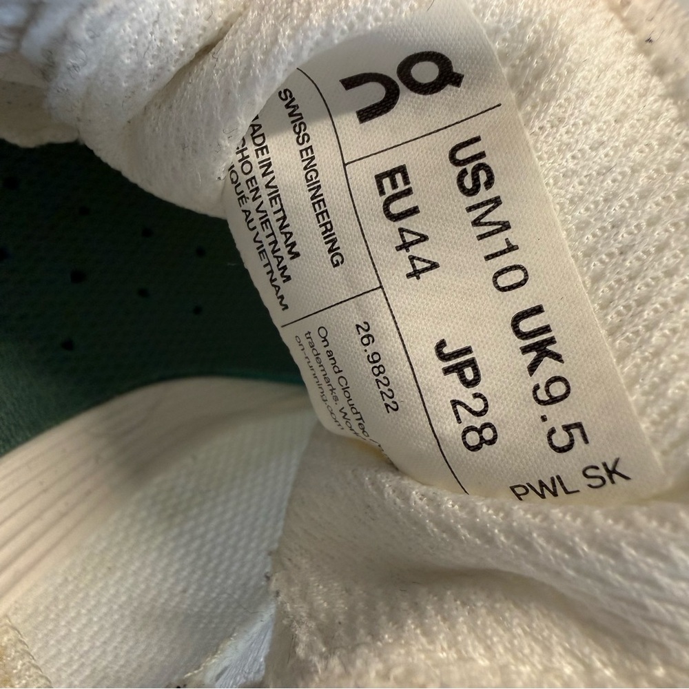 ON Cloud Running The Cloudnova Form Sneaker 26.98… - image 7